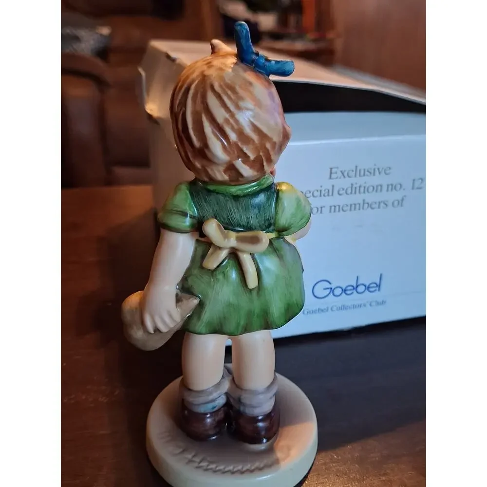 Hummel Goebel Exclusive Special Edition For Members - The Surprise